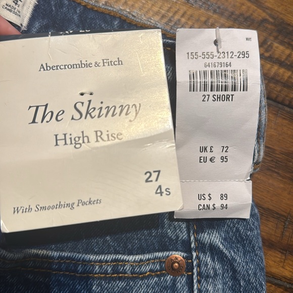 Women’s A&F jeans - Picture 4 of 5